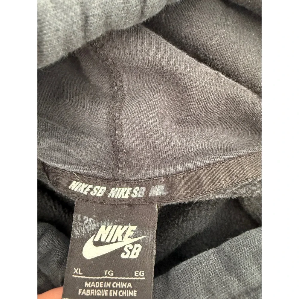 Nike SB Icon Pullover Hoodie Black Logo Skateboarding Mens XL AJ9733-010